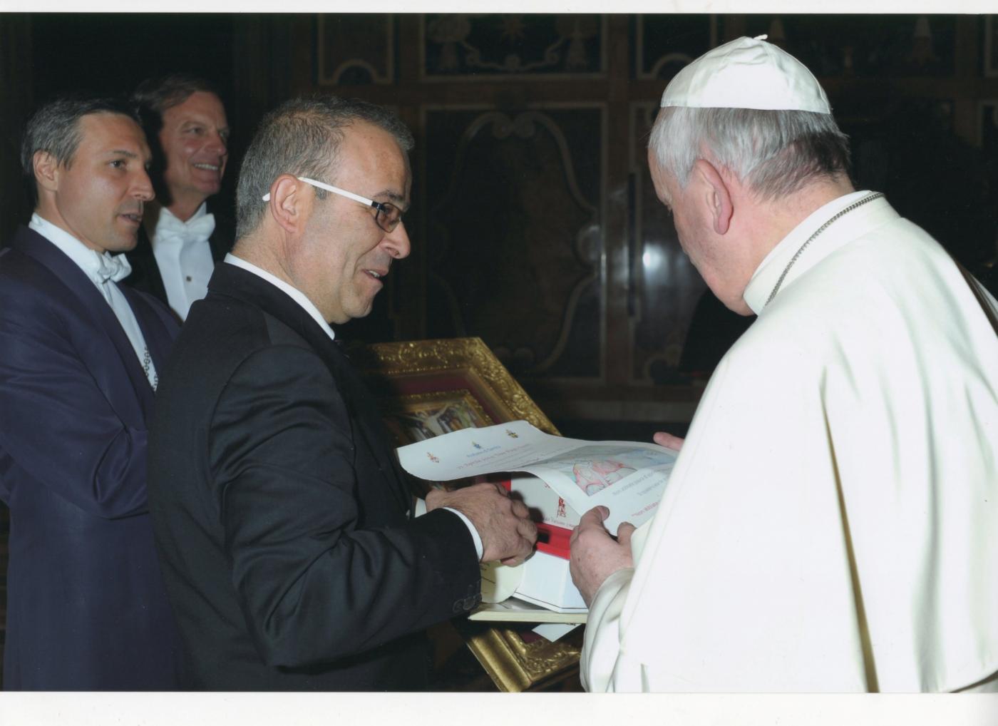 opera donata a papa francesco