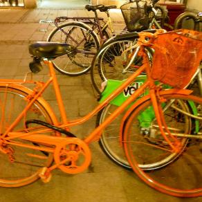 Orange ou le vélo volé repeint !