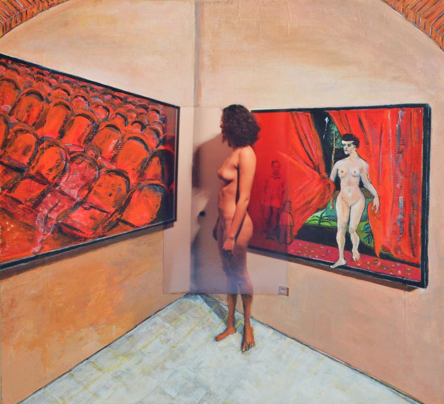 nude visiting an exhibition