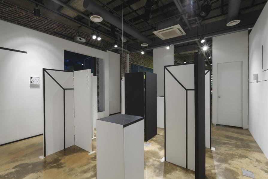 UNDER CONSTRUCTION (installation view no. 02)