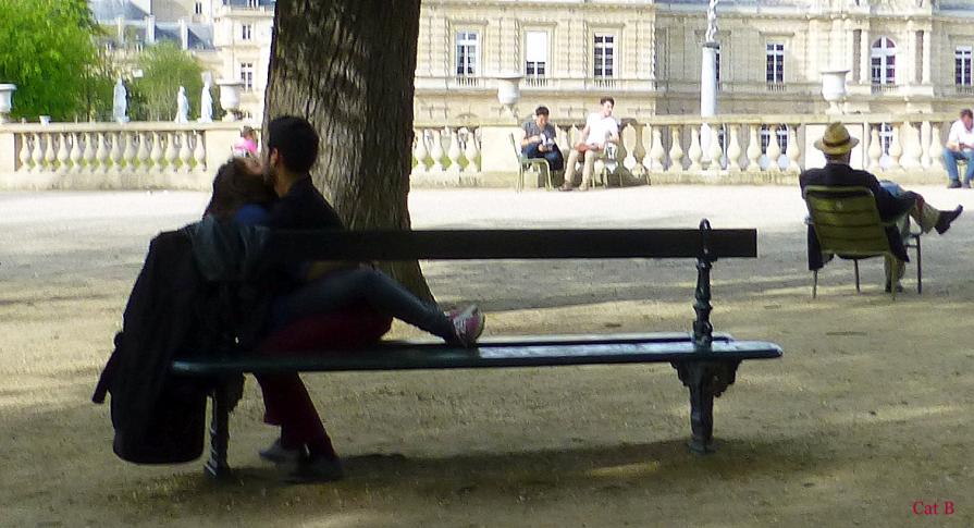 Les amoureux sur un banc publique...