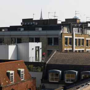 Cityscape 01 - Biker on the roof