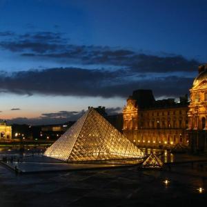 International Artists at the Louvre - Salon Art Shopping