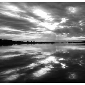 Lago Superiore di Mantova di sera prima del temporale