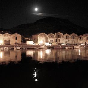 Bosa, chiar di luna sul fiume Temo