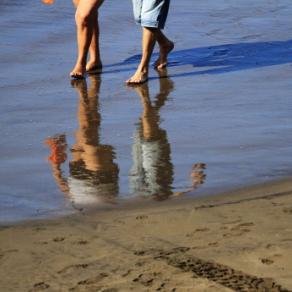 Sul ciglio della spiaggia