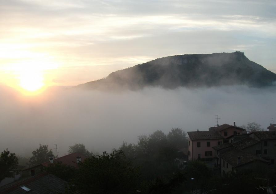 "ROSSO DI MATTINA BRUTTO TEMPO S'AVVICINA!".1