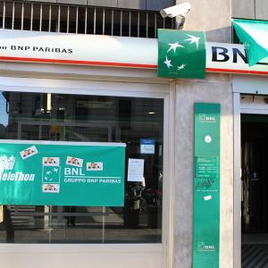 PRESSO LA BANCA BNL DI MILANO PER TELETON