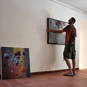 Jacopo Fonte shows painting "The rooms of the time"