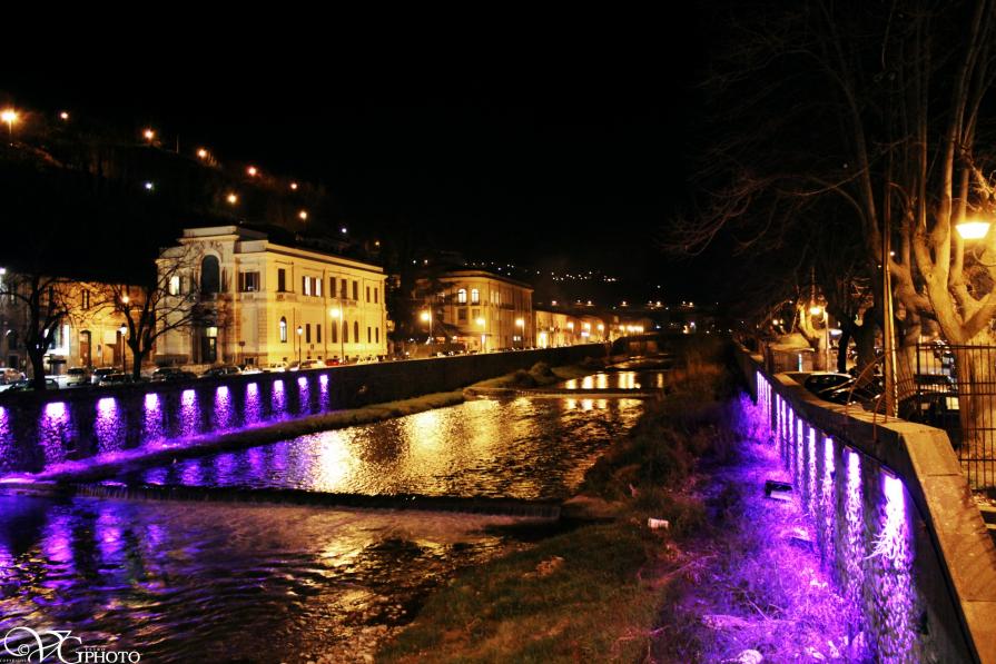 Nella notte moto ed essenza urbana