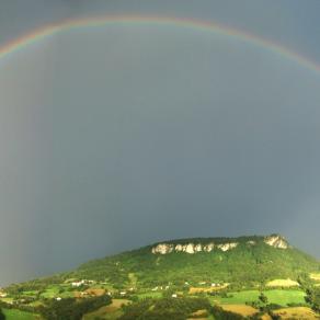 LA PIETRA NELL'ARCO