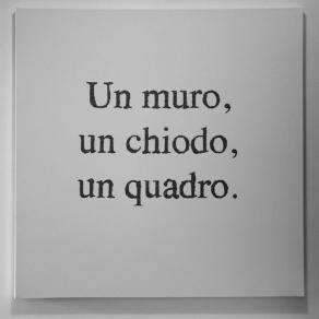 Un muro, un chiodo, un quadro