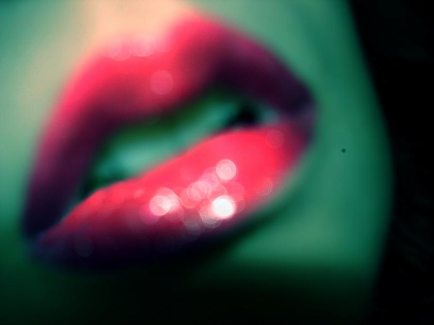 Lips in green