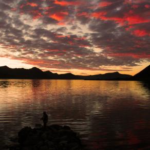 Tutto è imperfetto, non c'è tramonto così bello da non poterlo essere di più. (Fernando Pessosa)