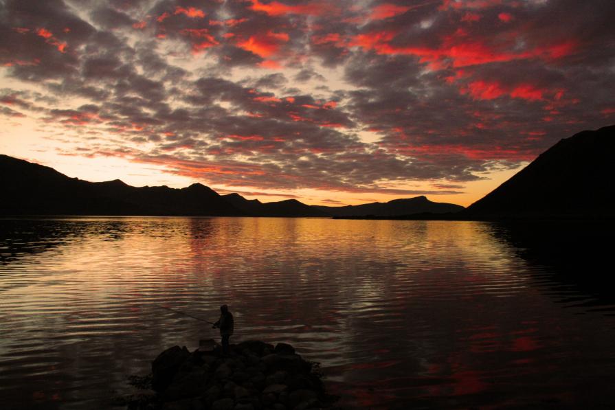 Tutto è imperfetto, non c'è tramonto così bello da non poterlo essere di più. (Fernando Pessosa)