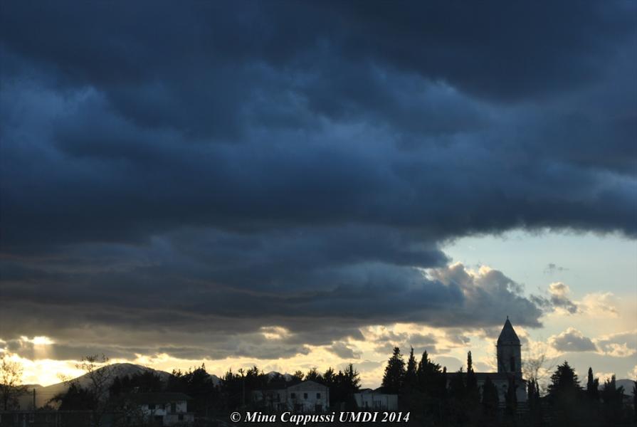 Sfumature di grigio cielo