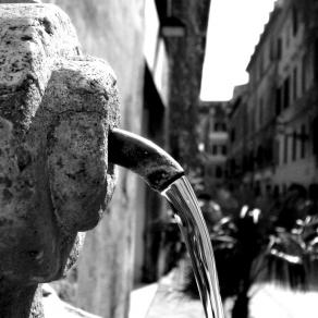 FONTANA IN VIA MARGUTTA