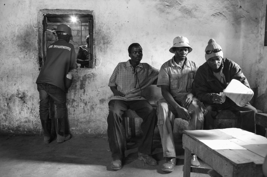 Zambia - birra artigianale in un bar di Kalulushi