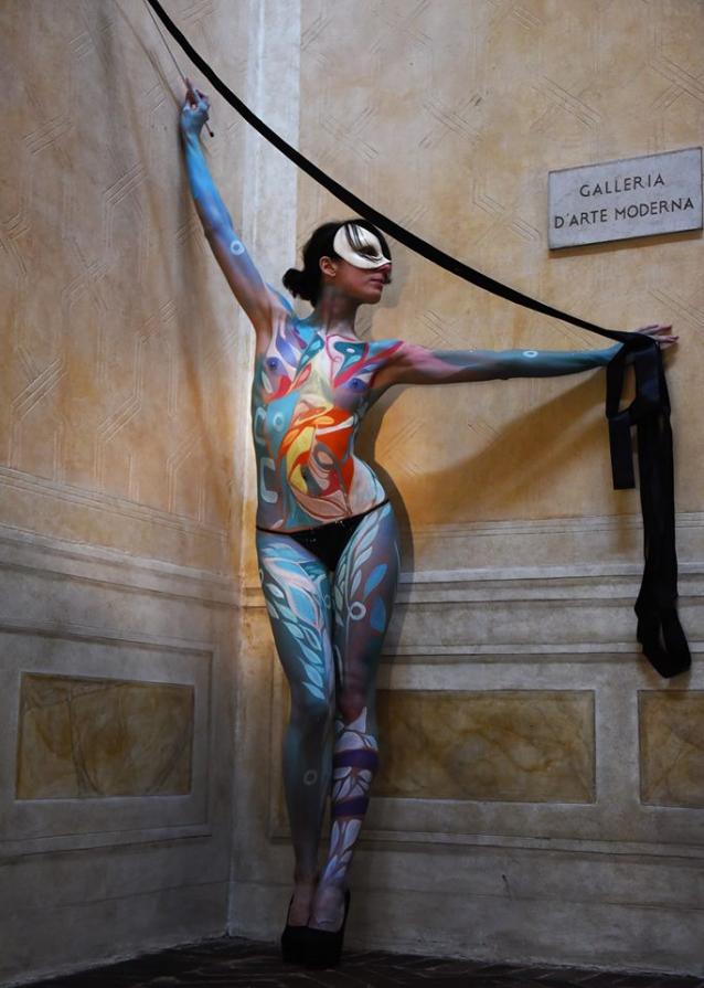 MASSIMO NARDI  Primo classificato al Premio Nazionale d’Arte citta di Novara  per la PERFORMANCE DI BODY PAINTING  mutamenti 